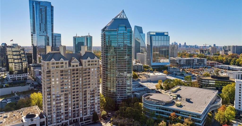 Photo one of 3338 Peachtree Ne Rd # 3406 Atlanta GA 30326 | MLS 7571562F