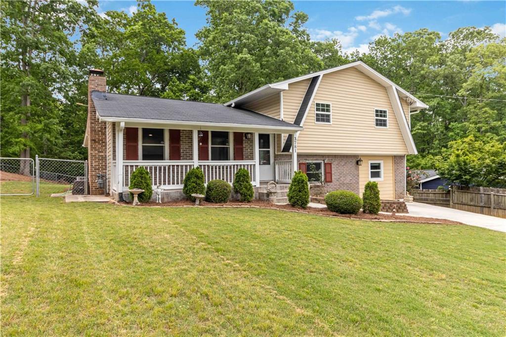 Photo one of 3781 Cherokee Trl Suwanee GA 30024 | MLS 7573540F