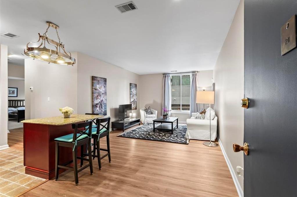 Photo one of 1421 Peachtree Ne St # 211 Atlanta GA 30309 | MLS 7574115F