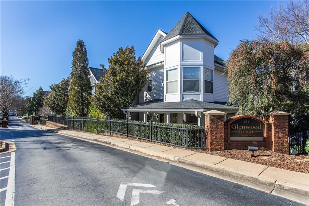 Photo one of 951 Glenwood Se Ave # 1805 Atlanta GA 30316 | MLS 7574141F