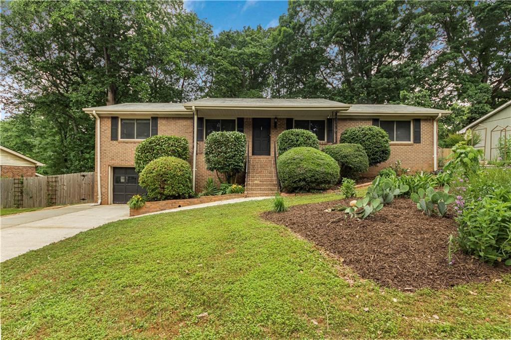 Photo one of 3916 Green Forest Se Ln Smyrna GA 30082 | MLS 7574835F