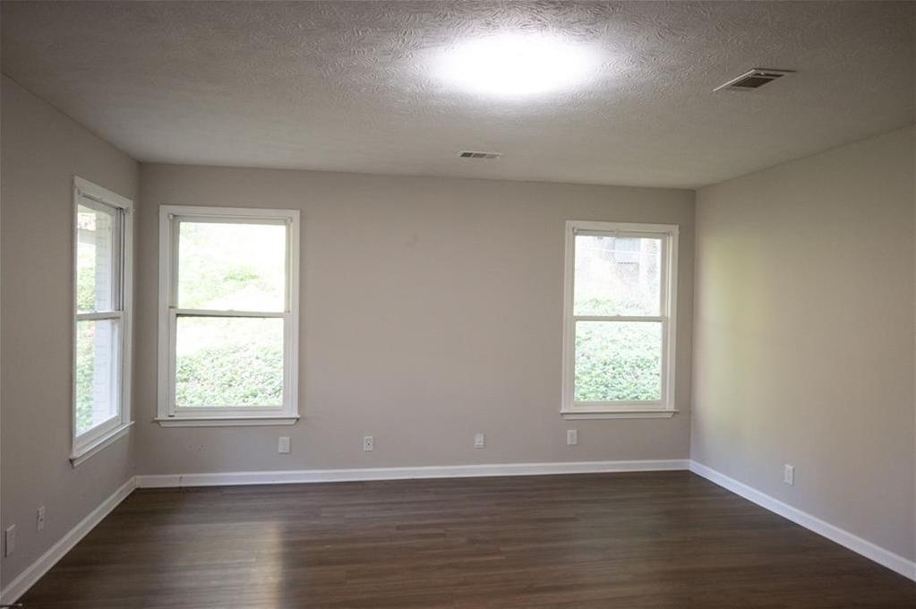 Photo #33