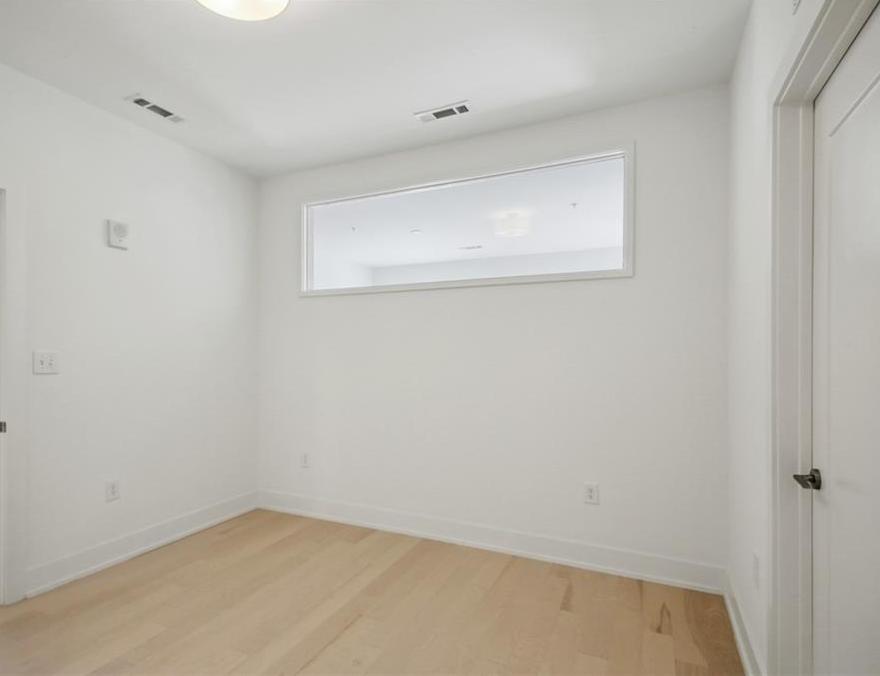 Photo #11