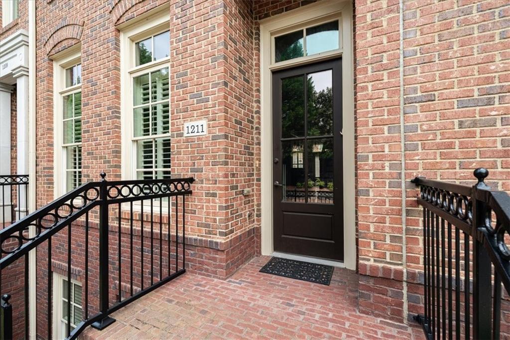 Photo one of 1211 Riverscall Ln Atlanta GA 30339 | MLS 7583002F