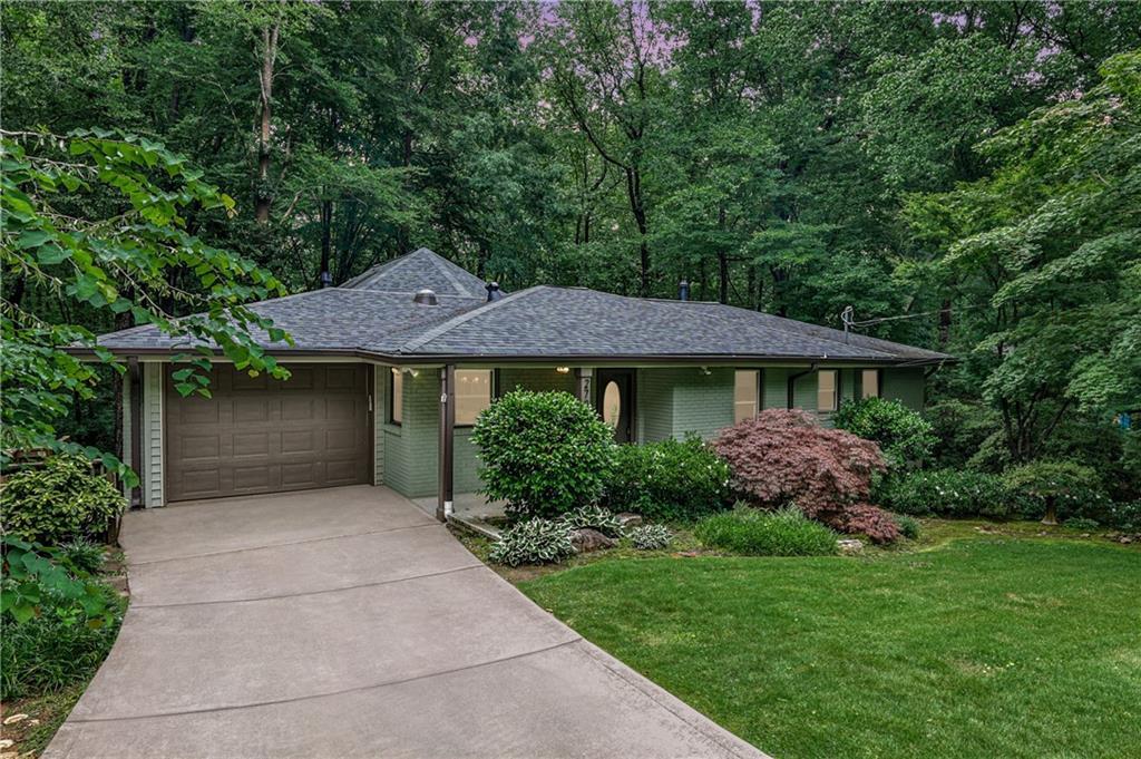 Photo one of 2786 Overlook Ne Dr Atlanta GA 30345 | MLS 7583686F