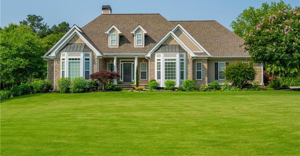 Photo one of 815 Spring View Ct Covington GA 30014 | MLS 7587192F