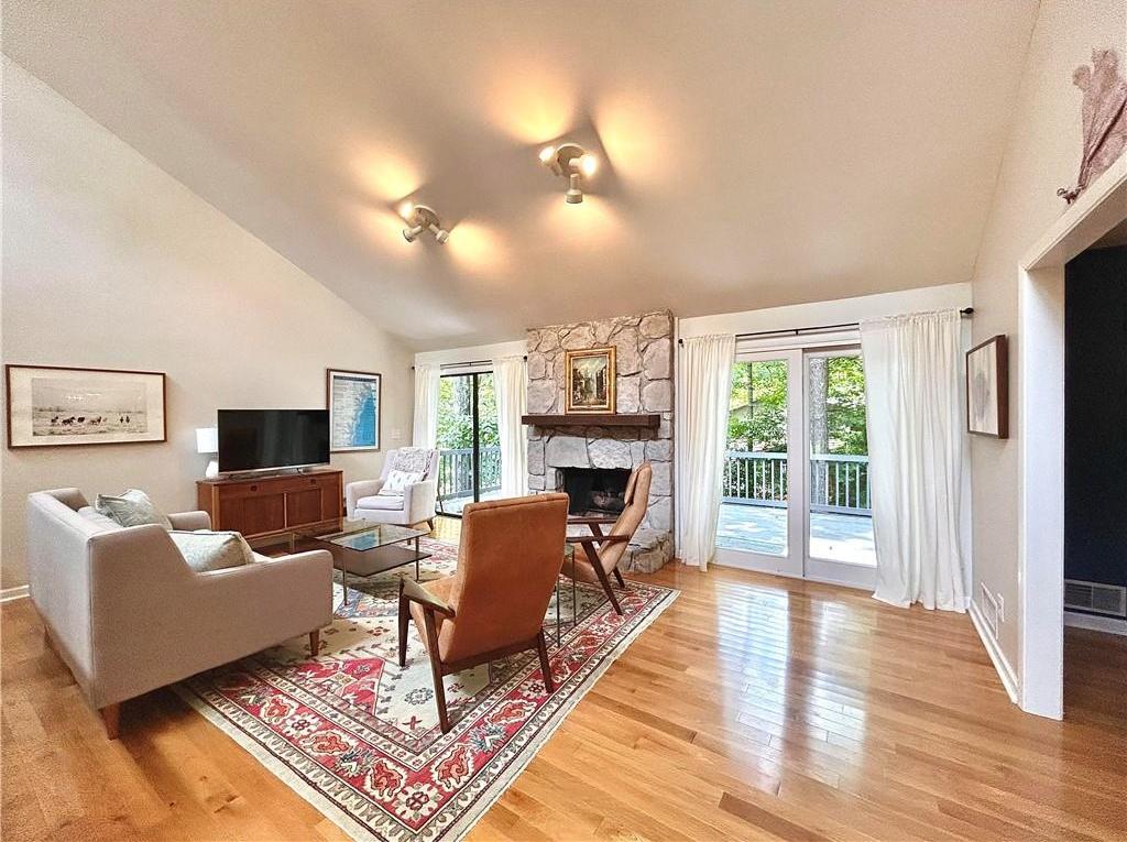 Photo one of 2960 Cedar Knoll Dr Roswell GA 30076 | MLS 7590481F