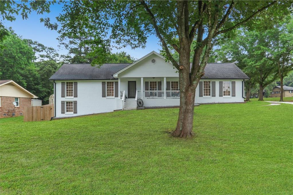 Photo one of 2136 Briarwood Ct Snellville GA 30078 | MLS 7590912F