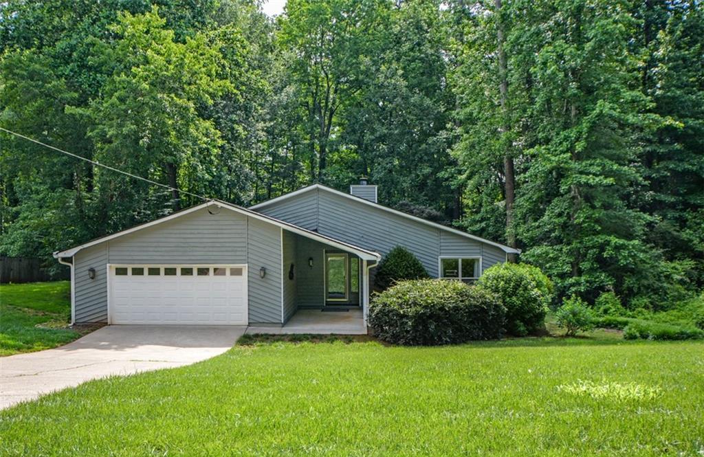 Photo one of 4766 Jamerson Forest Cir Marietta GA 30066 | MLS 7591063F