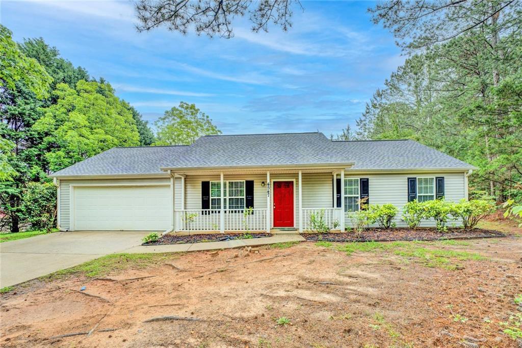 Photo one of 4547 Atha Cir Loganville GA 30052 | MLS 7591579F
