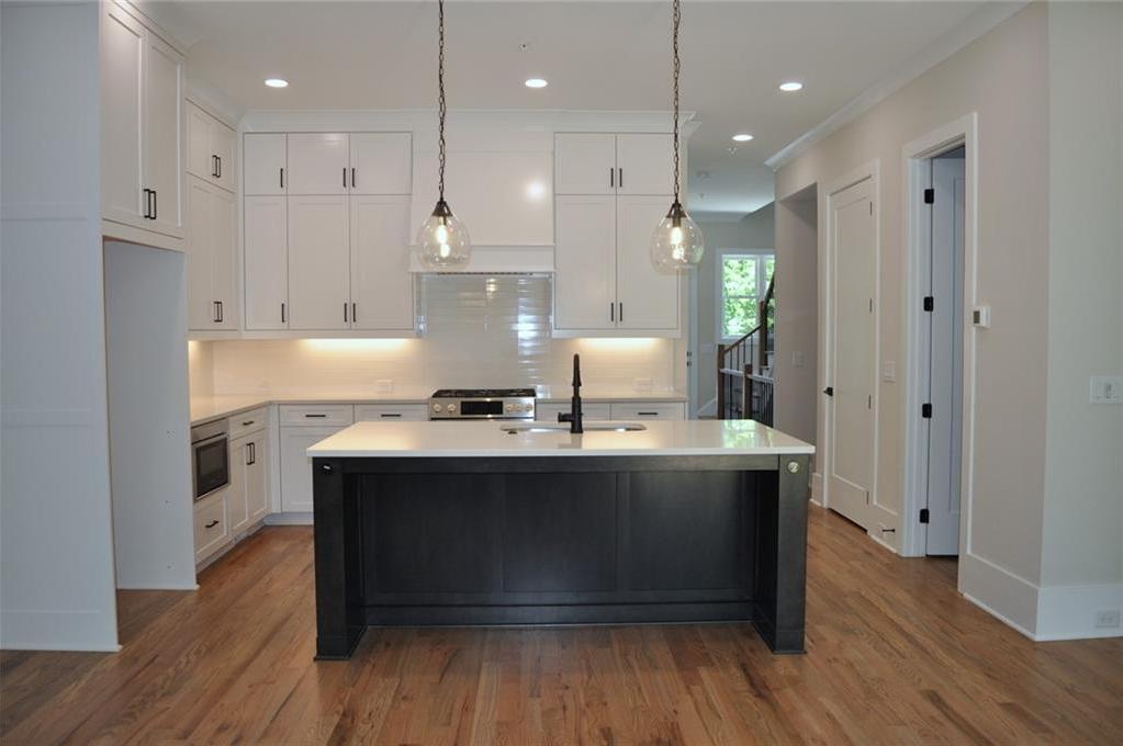 Photo one of 293 White St # 2 Marietta GA 30060 | MLS 7592188F