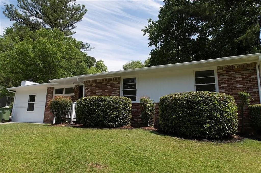 Photo one of 70 Ruzelle Se Dr Atlanta GA 30354 | MLS 7592991F
