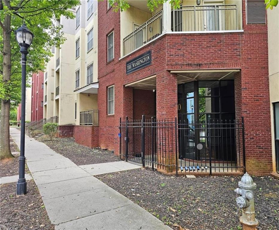 Photo one of 870 Mayson Turner Rd # 1207 Atlanta GA 30314 | MLS 7593019F