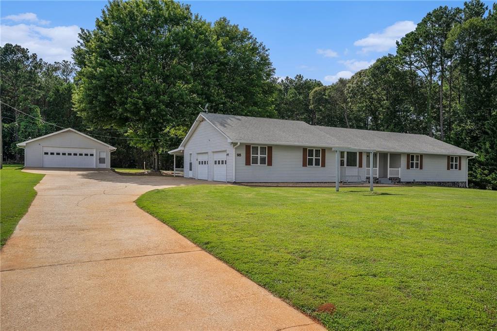 Photo one of 95 Oak Grove Cir Mcdonough GA 30253 | MLS 7594849F