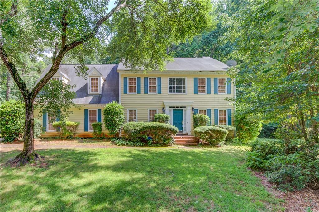 Photo one of 218 Oakmoor Ct Lawrenceville GA 30043 | MLS 7597036F