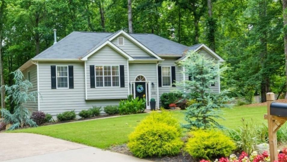 Photo one of 5930 Shannon Drive Dr Cumming GA 30040 | MLS 7597079F