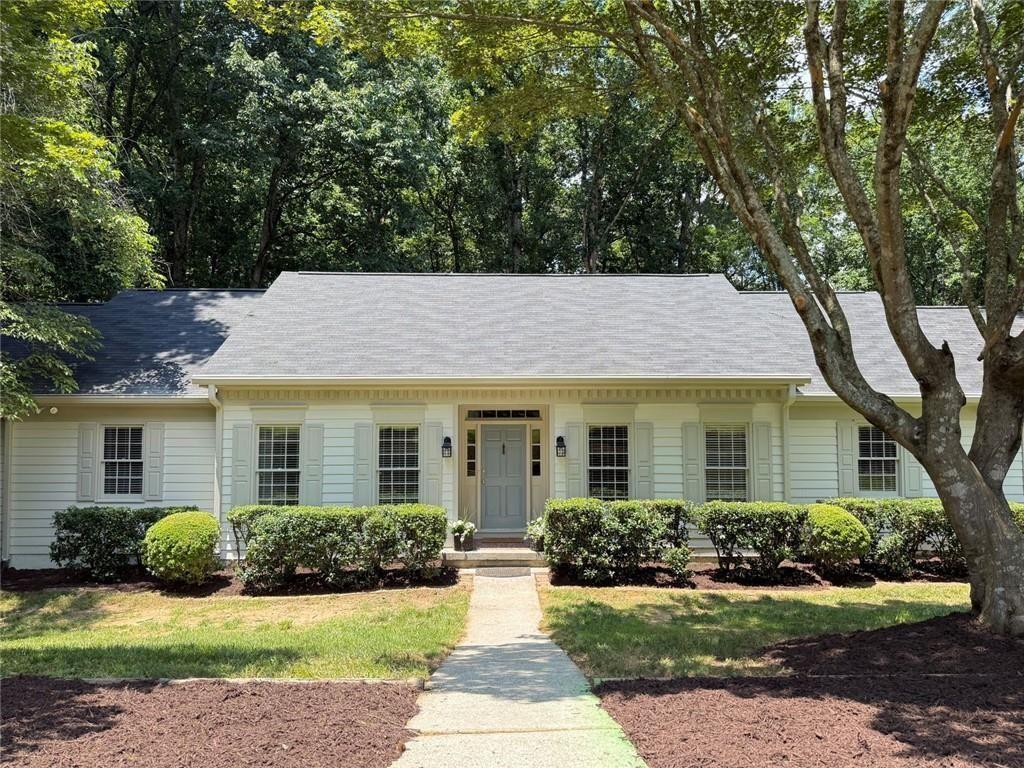Photo one of 1590 Sunnybrook Farm Rd Atlanta GA 30350 | MLS 7603034F