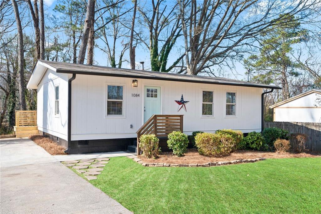 Photo one of 1084 Fairburn Nw Rd Atlanta GA 30331 | MLS 7607800F