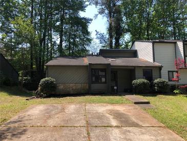Charming single-story home with a landscaped front yard and a concrete driveway at 286 Toweridge Sw Dr # 3, Marietta, GA 30064