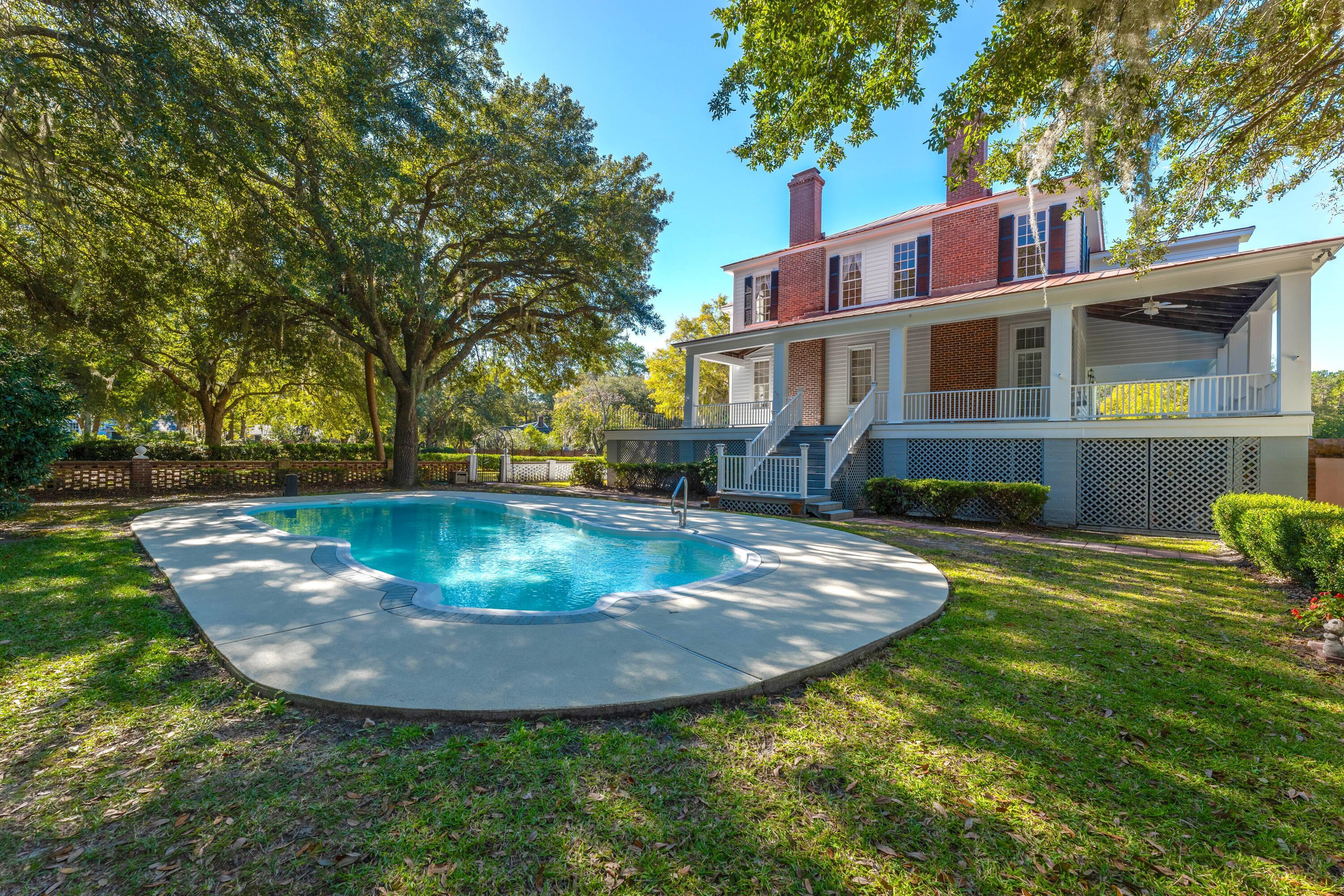 Photo one of 927 Fishburne Rd Pinopolis SC 29469 | MLS 25001369