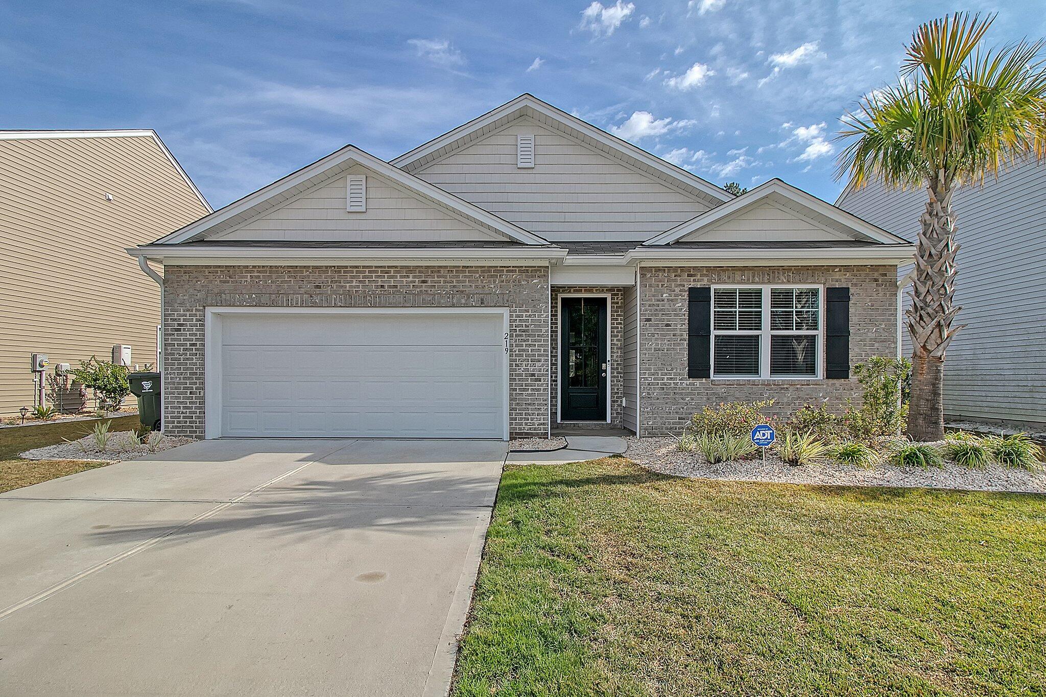 Photo one of 219 Greenwich Dr Summerville SC 29486 | MLS 25002098