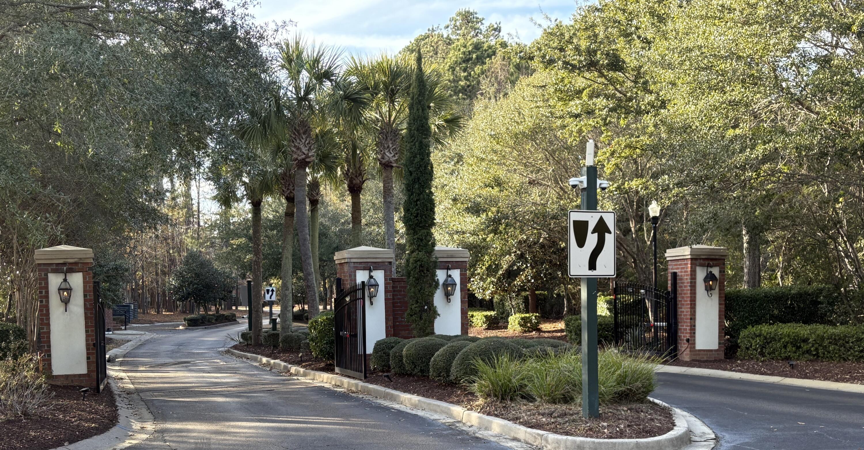 Photo one of 1908 Basildon Rd Mount Pleasant SC 29466 | MLS 25002693