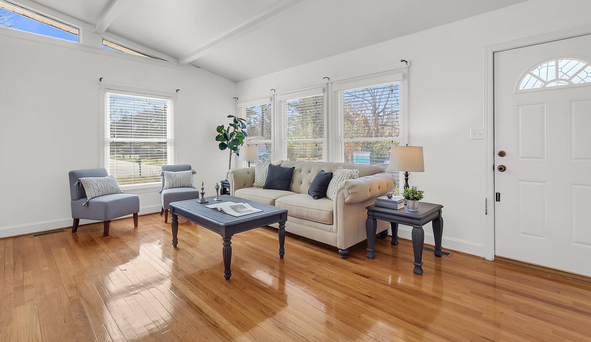 Photo one of 1442 N Sherwood Drive Dr Charleston SC 29407 | MLS 25004316