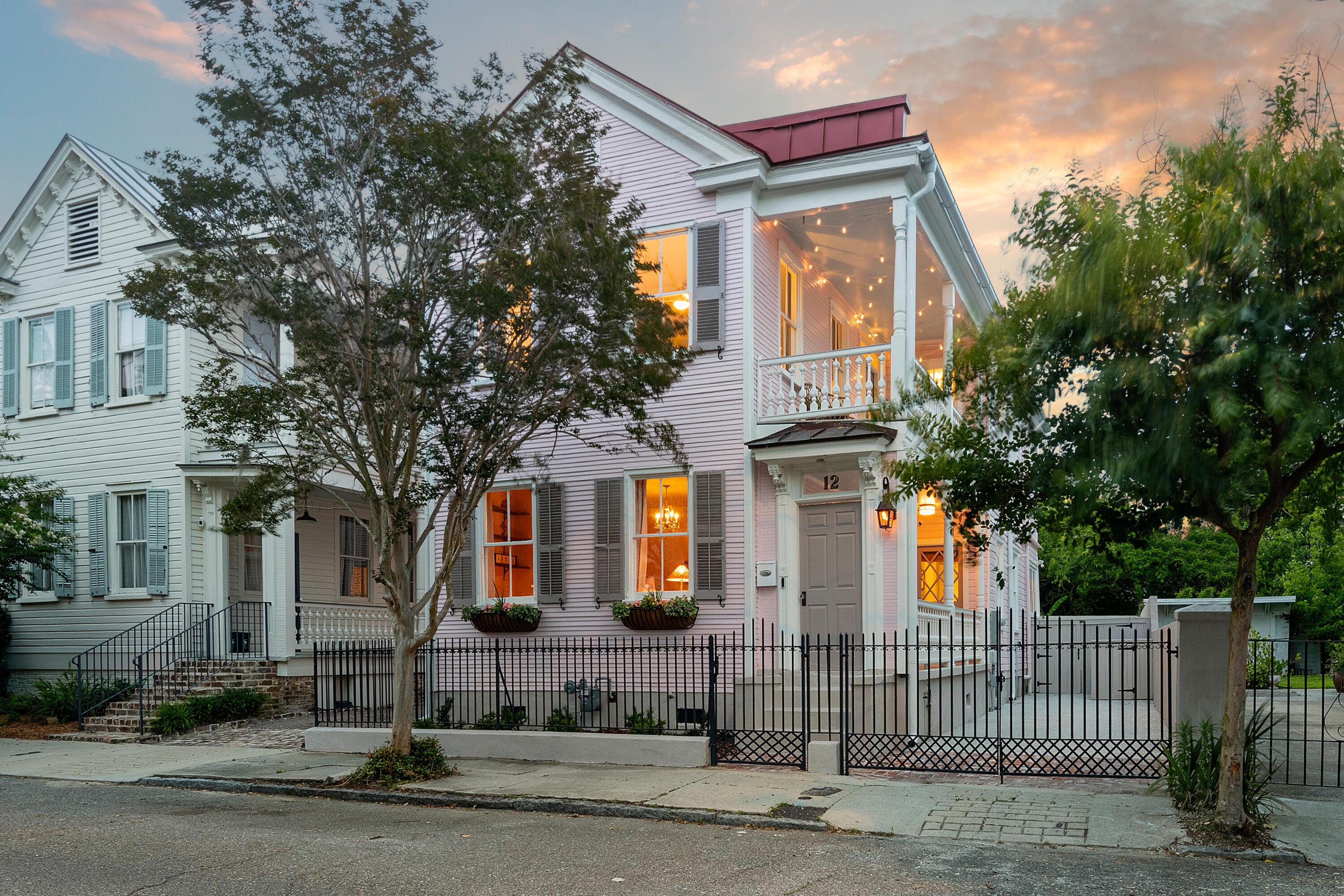 Photo one of 12 Percy St Charleston SC 29403 | MLS 25005426