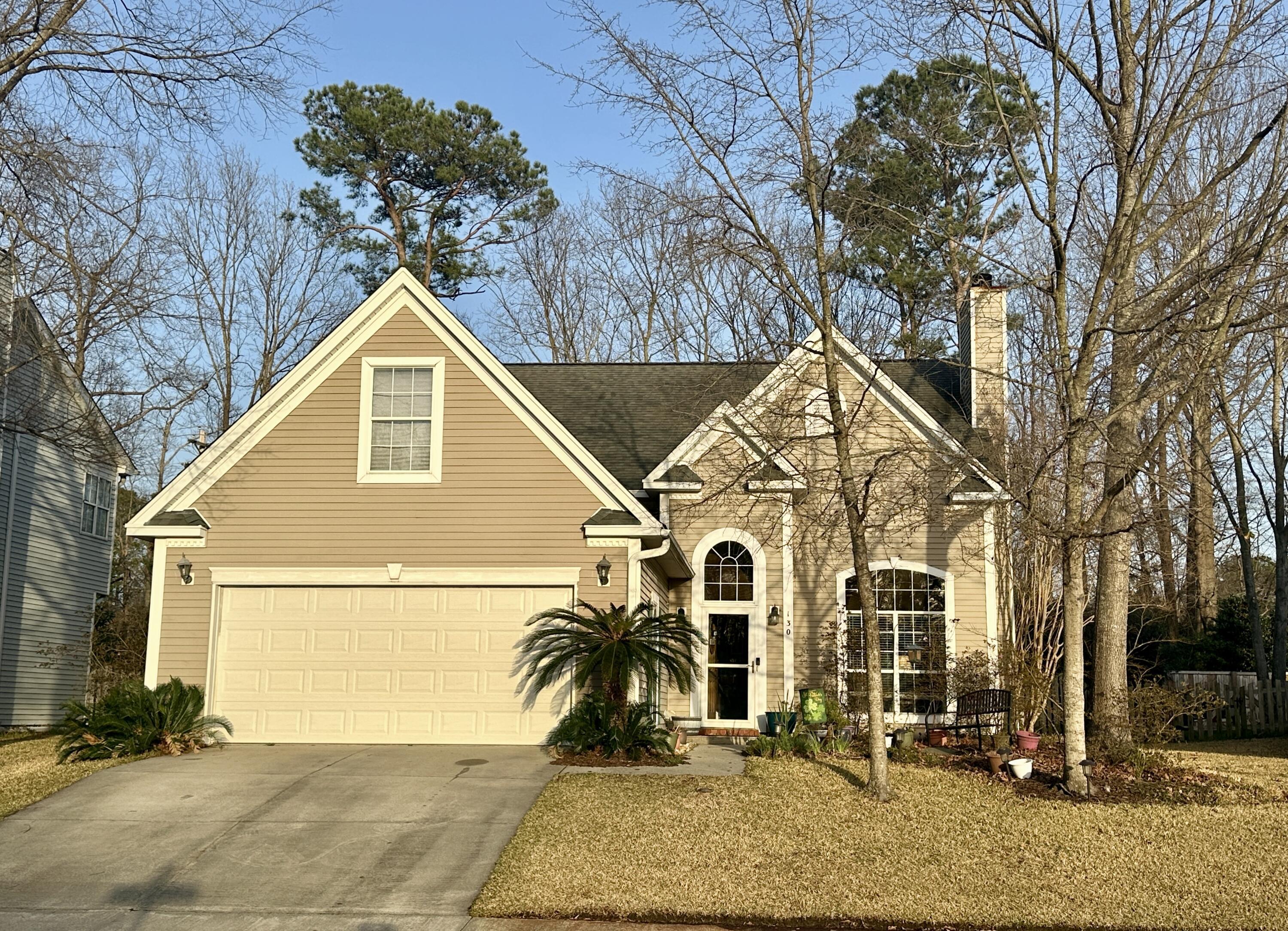 Photo one of 130 E Hartwick Ln Goose Creek SC 29445 | MLS 25006159