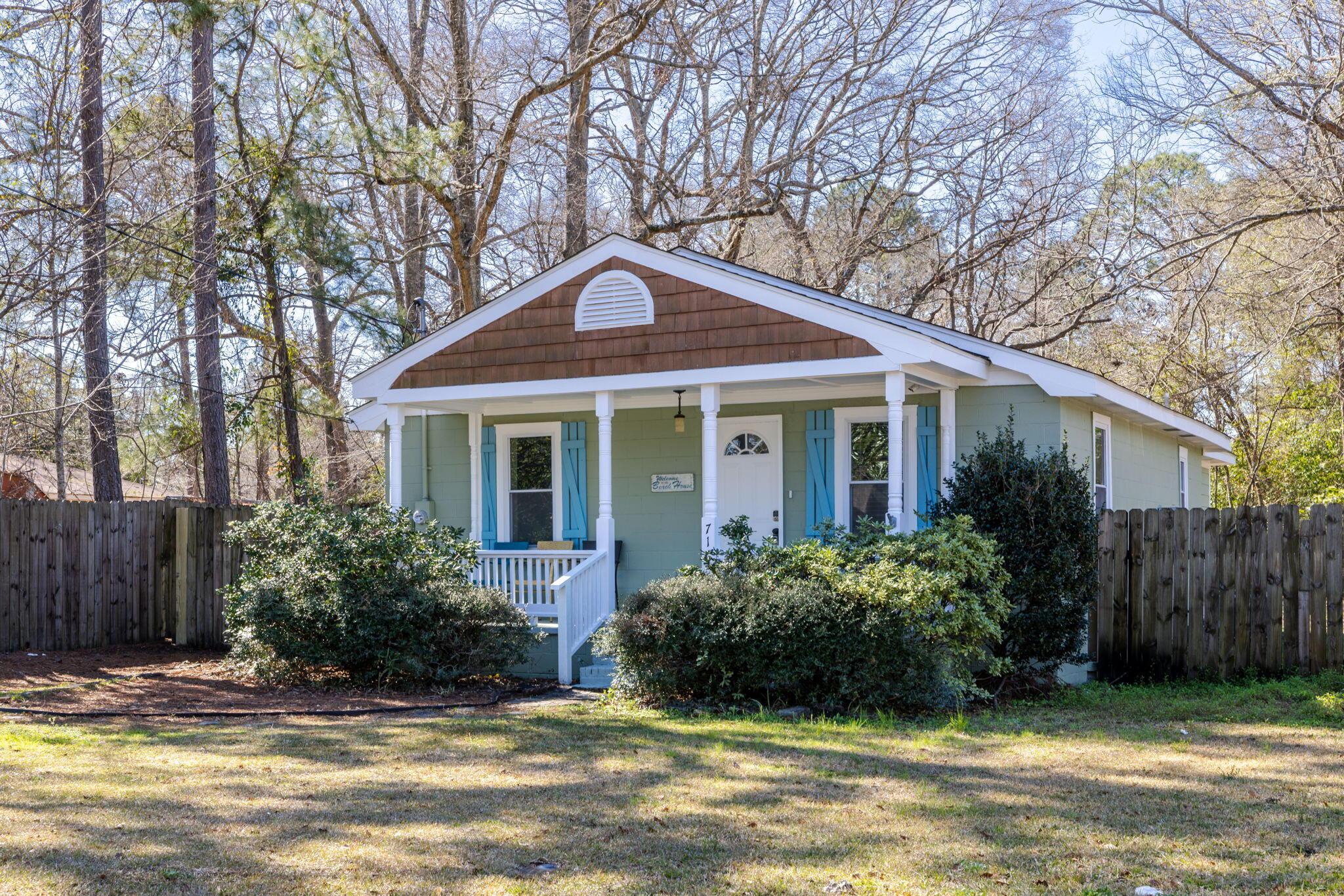 Photo one of 716 W 3Rd N St Summerville SC 29483 | MLS 25006483