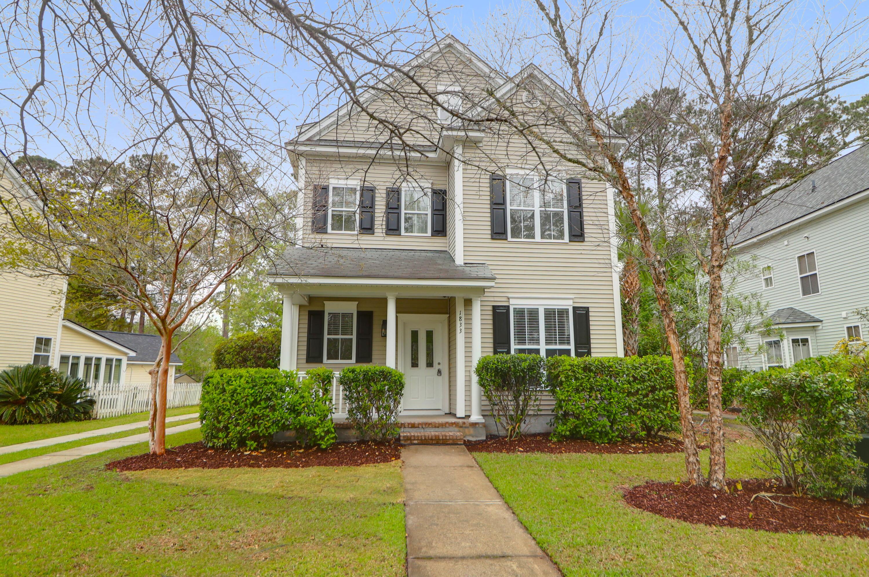 Photo one of 1833 Hubbell Dr Mount Pleasant SC 29466 | MLS 25008930
