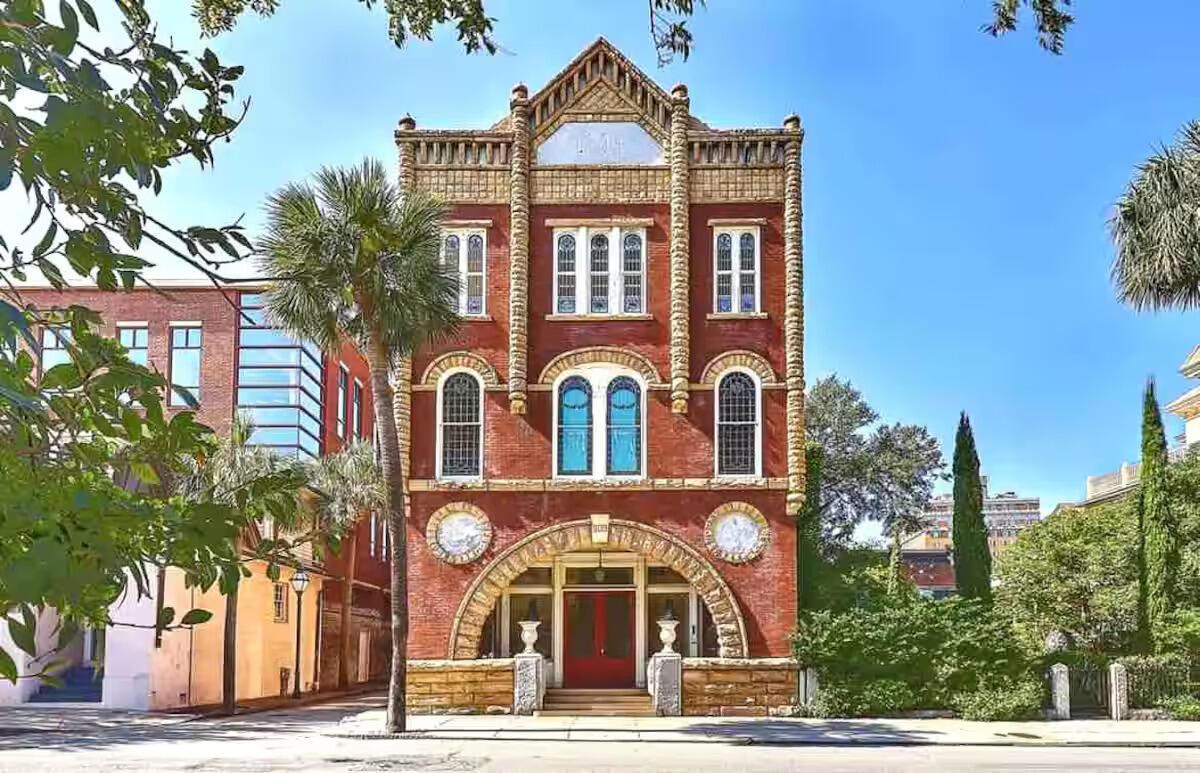 Photo one of 309 Meeting St # 8 Charleston SC 29401 | MLS 25010652