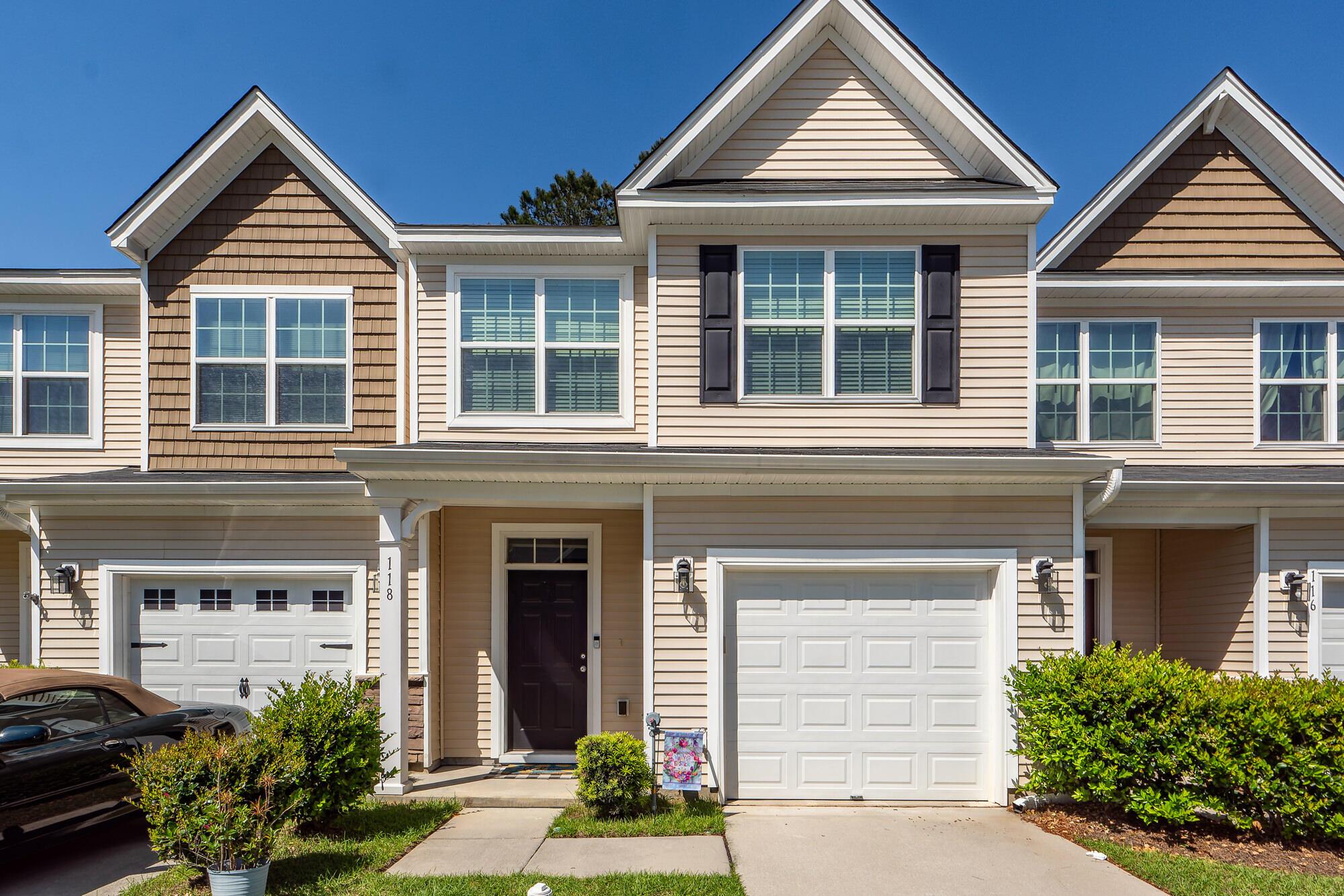 Photo one of 118 Alpine Rd Summerville SC 29485 | MLS 25011261