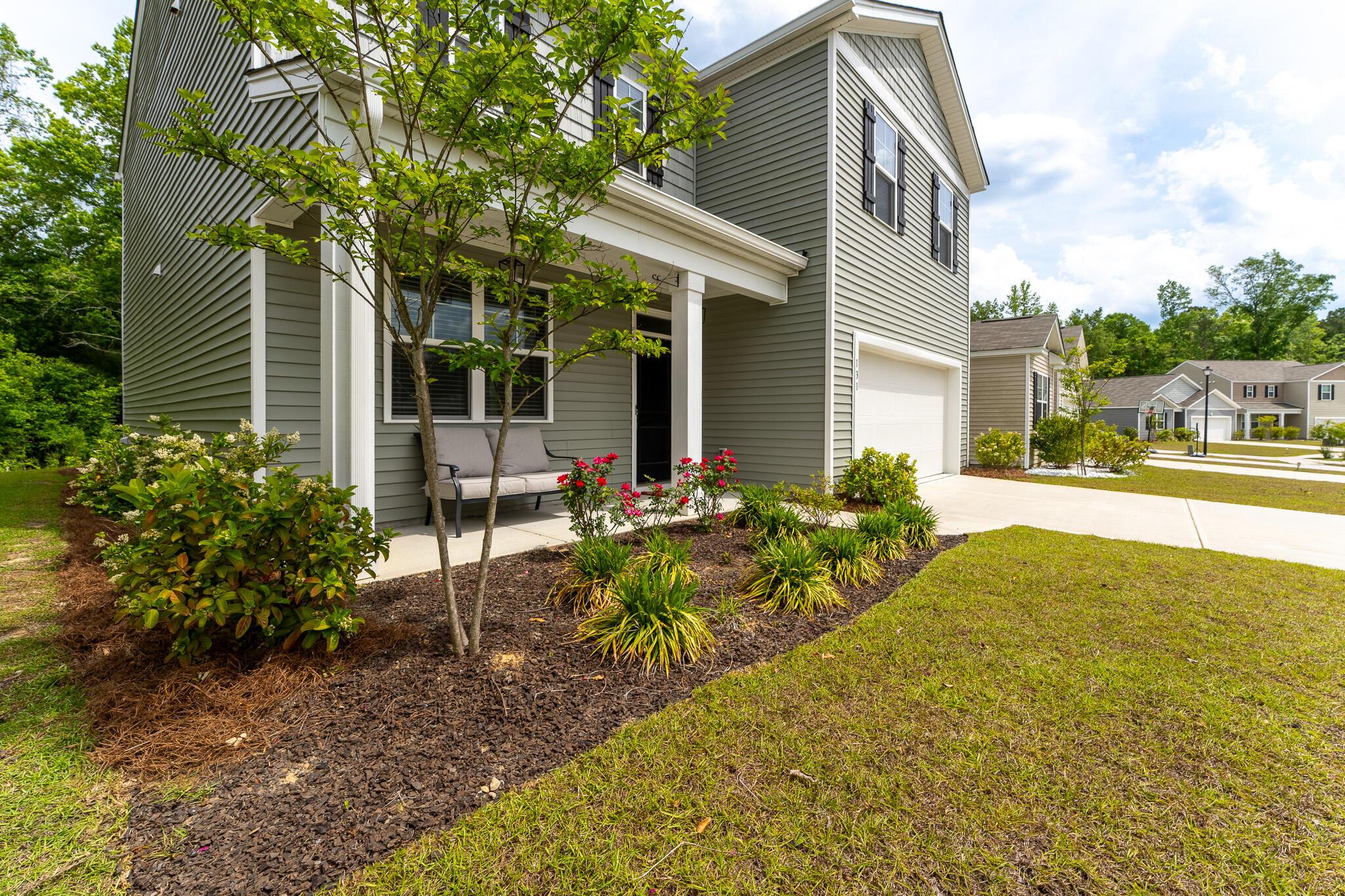Photo one of 131 Cloverleaf St Summerville SC 29483 | MLS 25011221