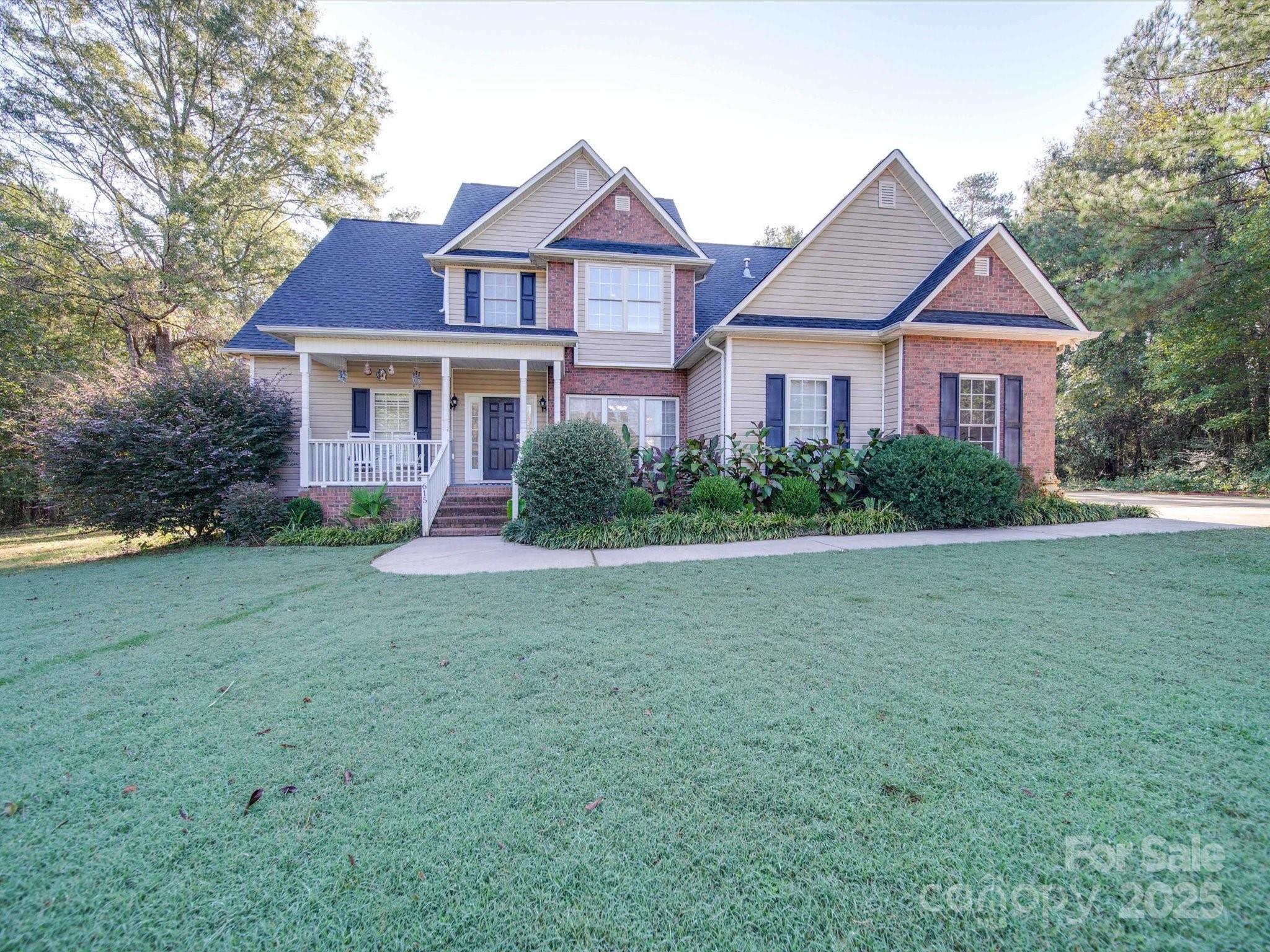 Photo one of 615 Real Quiet Ct York SC 29745 | MLS 4182596