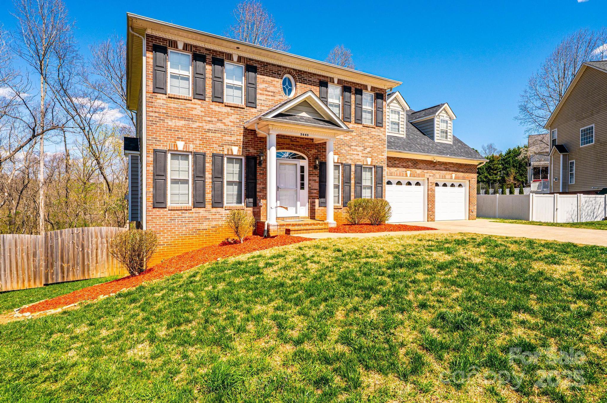 Photo one of 2640 Ironwood Dr Hickory NC 28602 | MLS 4188272