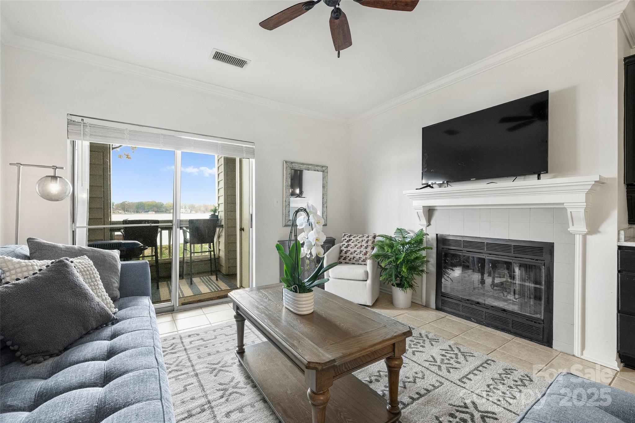 Photo one of 907 Southwest Dr Davidson NC 28036 | MLS 4201884