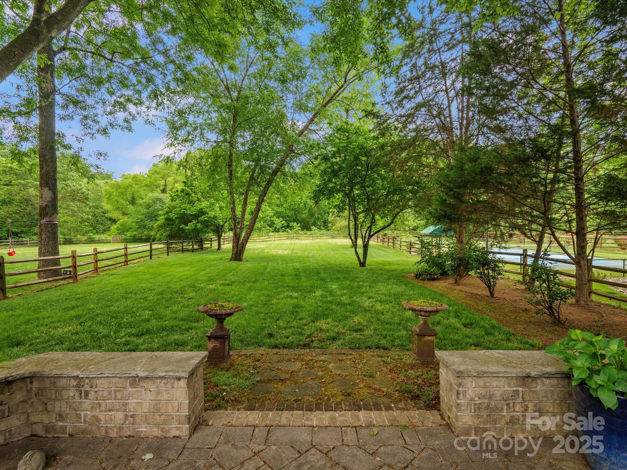 Photo one of 1655 Scotland Ave Charlotte NC 28207 | MLS 4204598