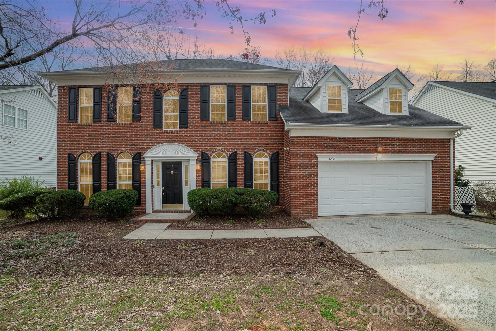 Photo one of 6654 Kingbird Ct Charlotte NC 28215 | MLS 4209188