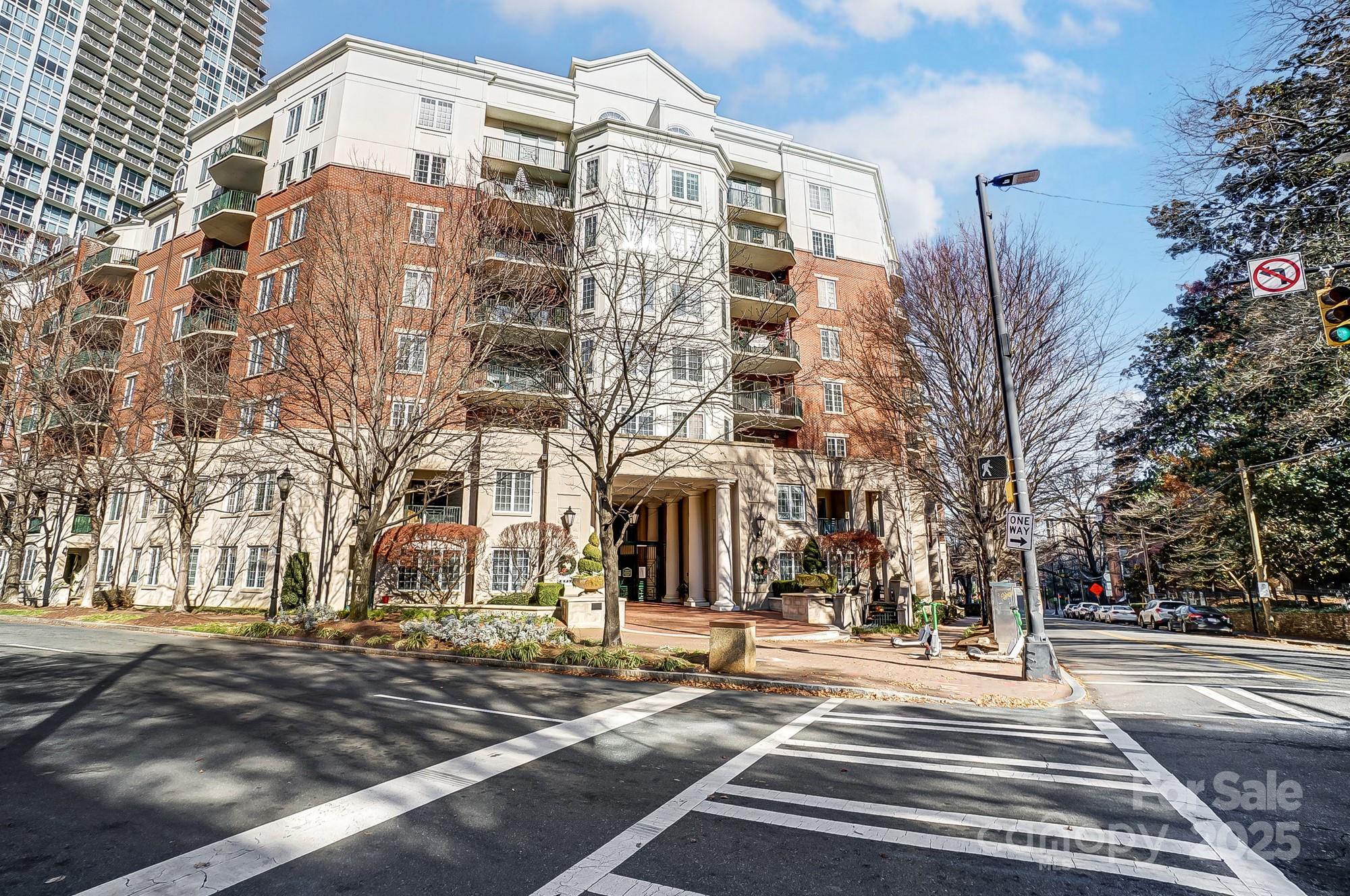 Photo one of 300 W 5Th St # 339 Charlotte NC 28202 | MLS 4209513