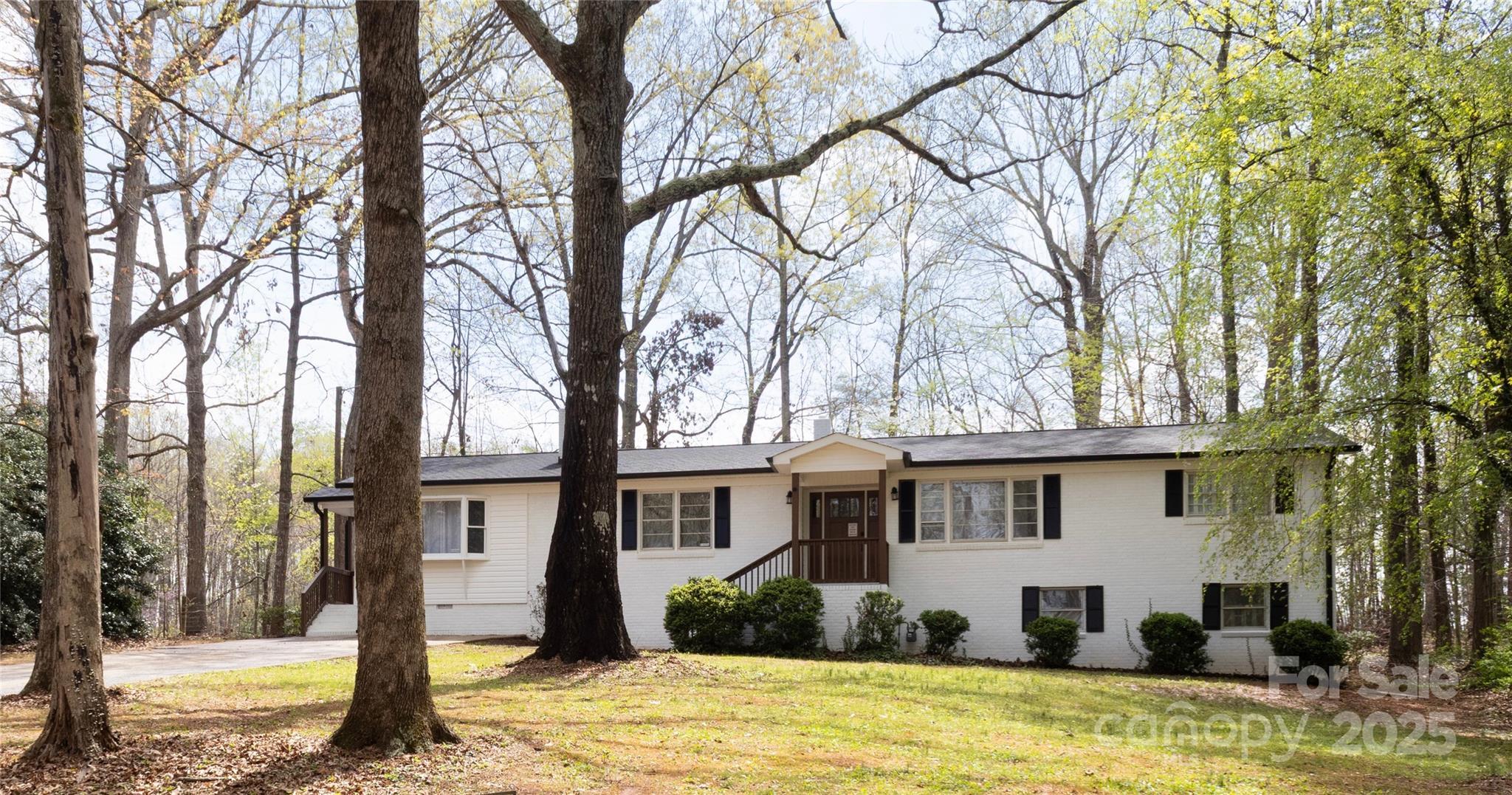 Photo one of 1035 Timberlane Dr Lincolnton NC 28092 | MLS 4212148