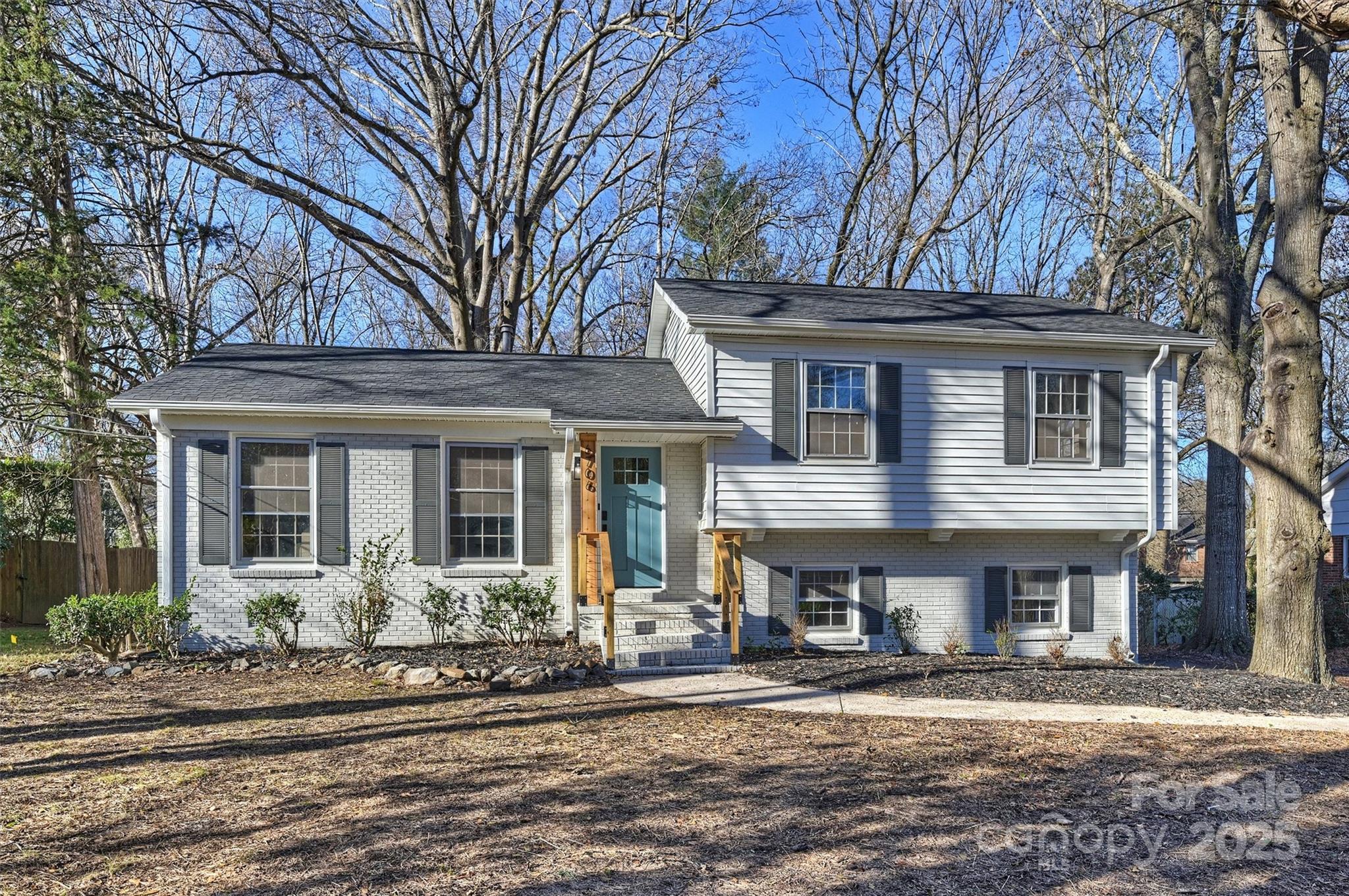 Photo one of 6706 Queensberry Dr Charlotte NC 28226 | MLS 4213529