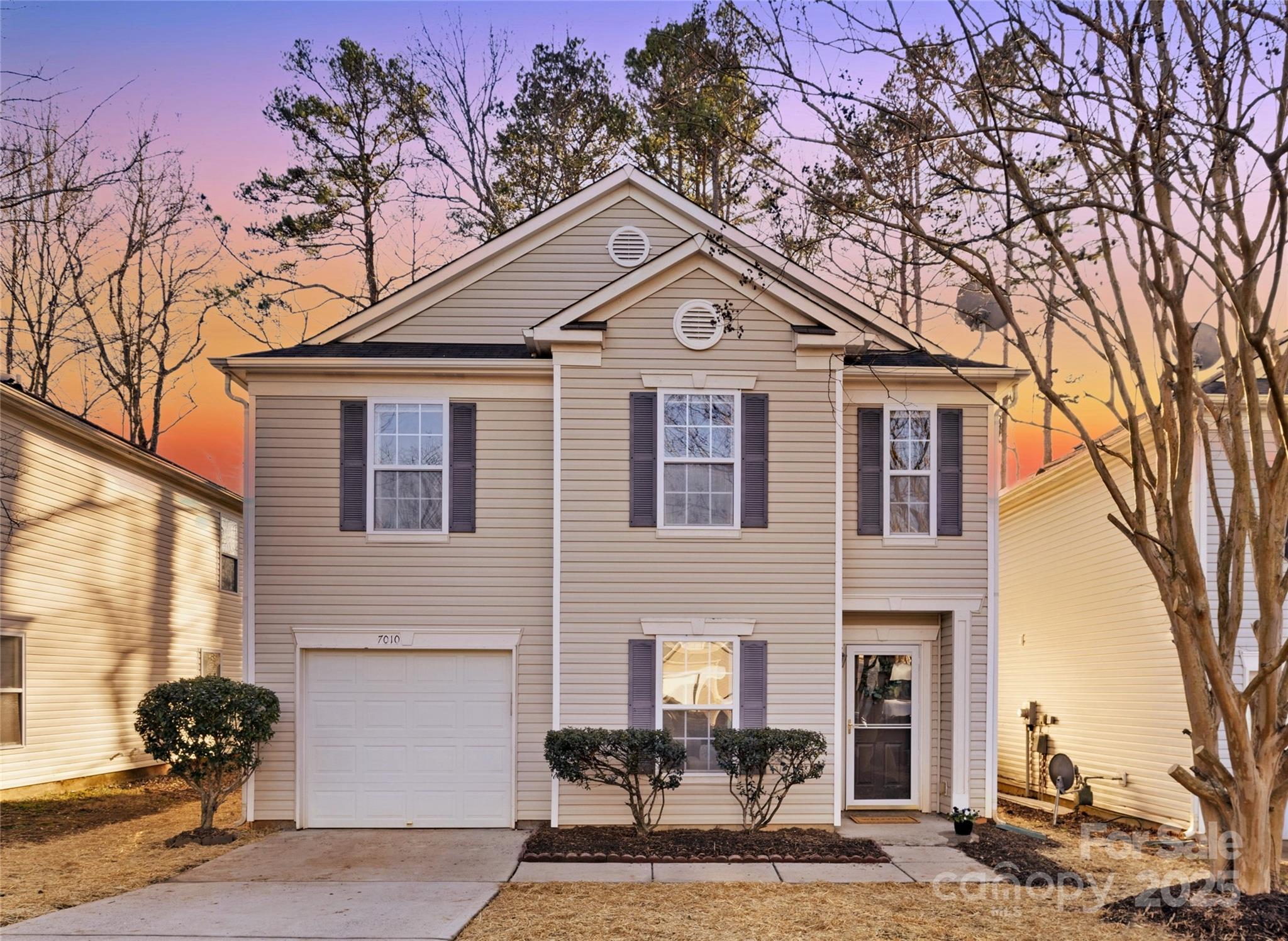 Photo one of 7010 Sycamore Grove Ct Charlotte NC 28227 | MLS 4213583