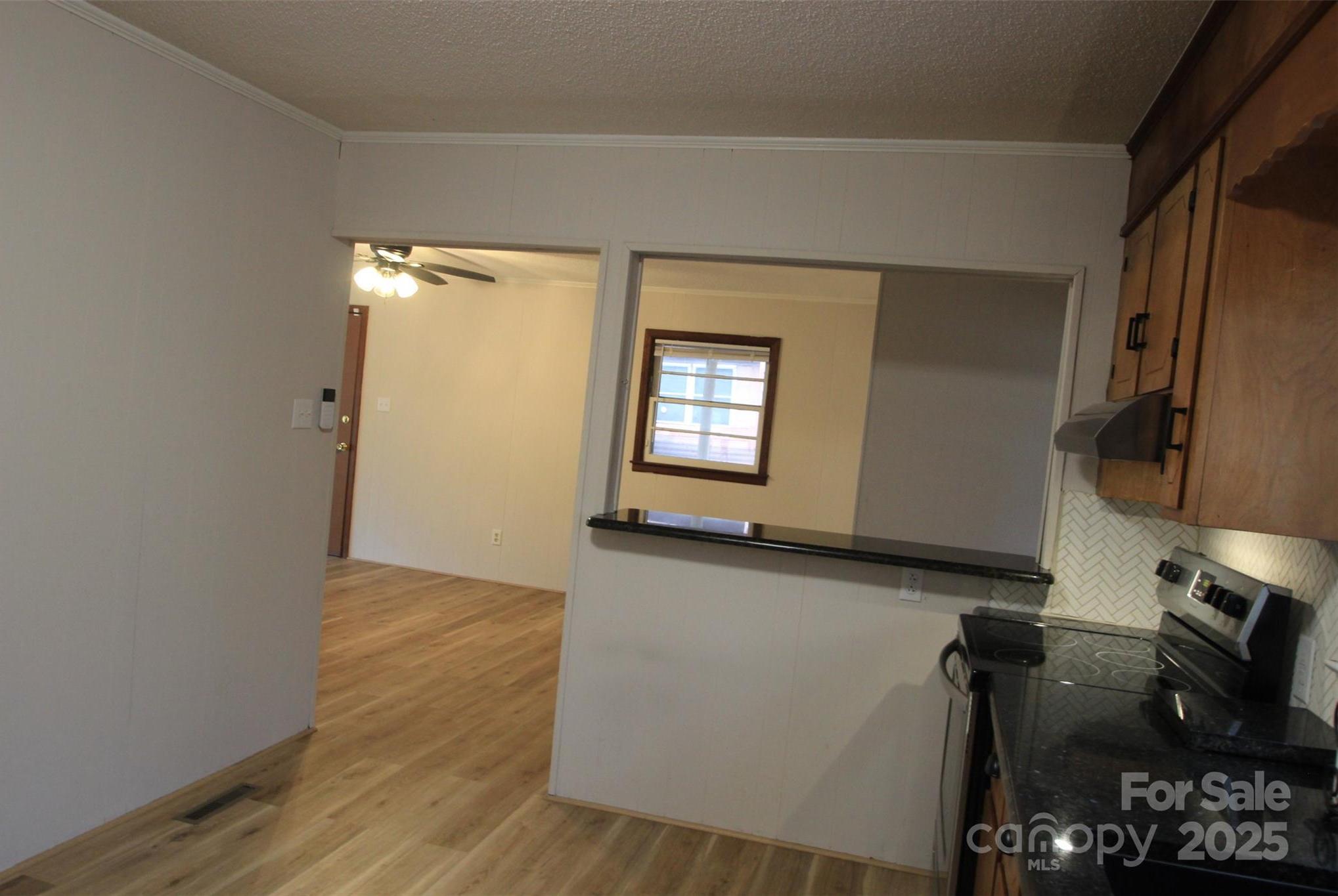 Photo #9