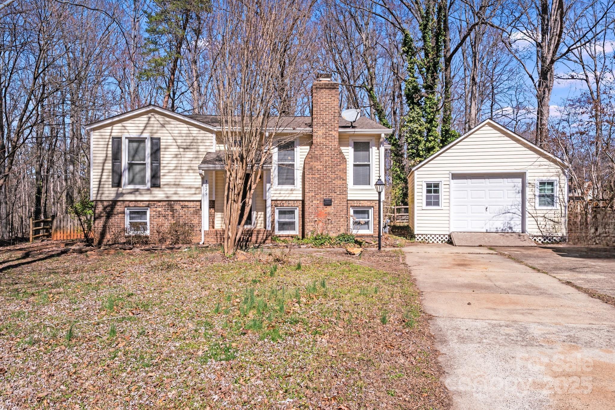 Photo one of 3029 Winding Trl Matthews NC 28105 | MLS 4219600