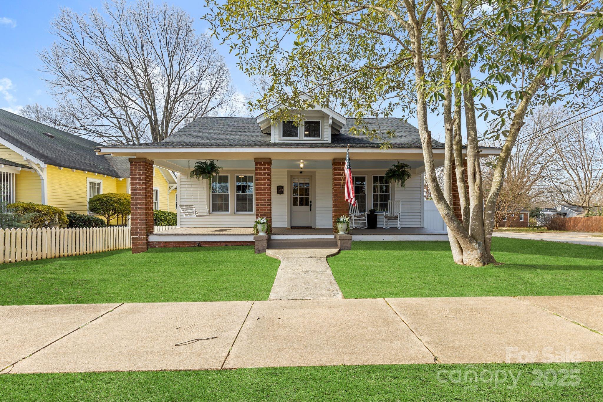 Photo one of 239 Euclid Ave Statesville NC 28677 | MLS 4222009