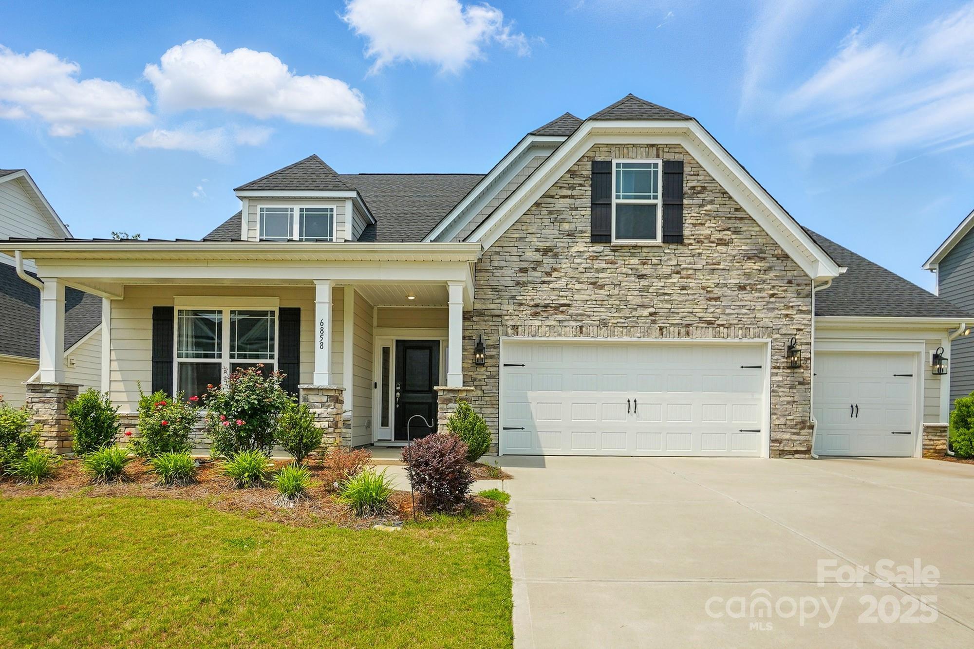 Photo one of 6858 Hunts Mesa Dr Fort Mill SC 29707 | MLS 4222189