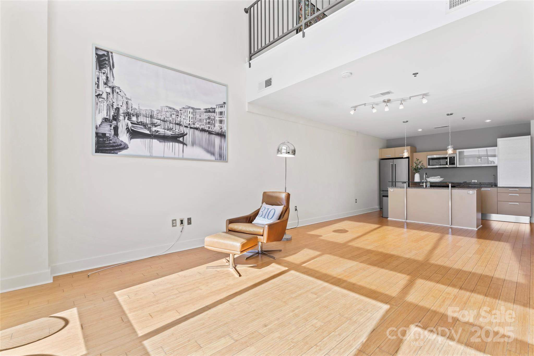 Photo #4