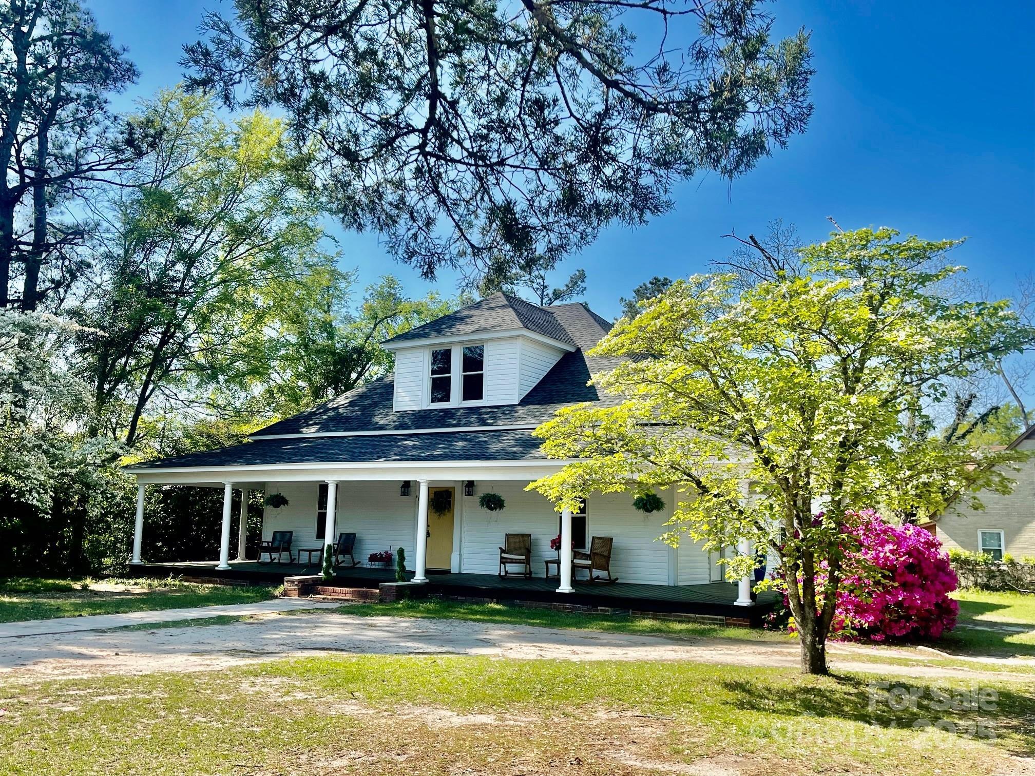 Photo one of 415 E Richland St Kershaw SC 29067 | MLS 4225485