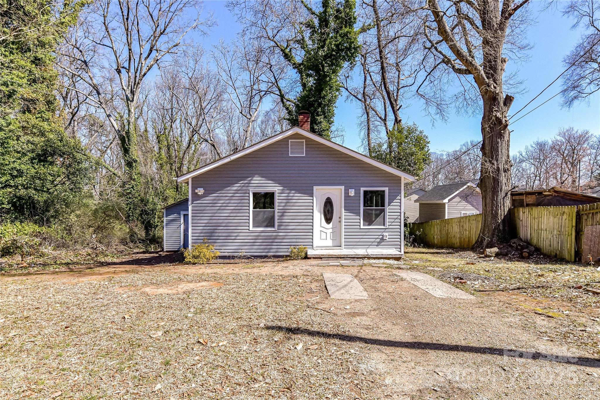 Photo one of 4924 Jane Ave Charlotte NC 28269 | MLS 4225498